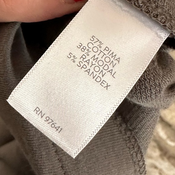 J. Jill Slim Straight Leg Pima Cotton Ankle Cropped Pants NWOT - Picture 2 of 2